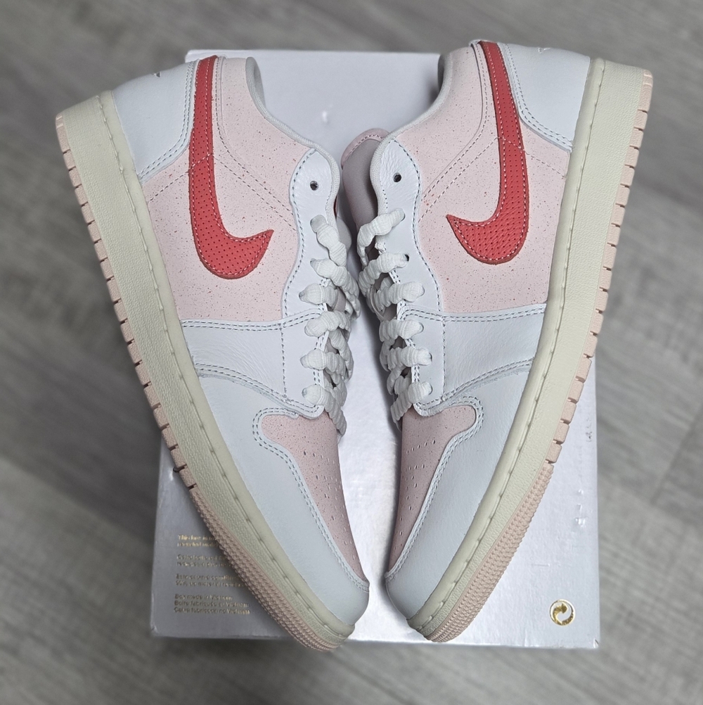 SOLD!!Jordan 1 Milkshake